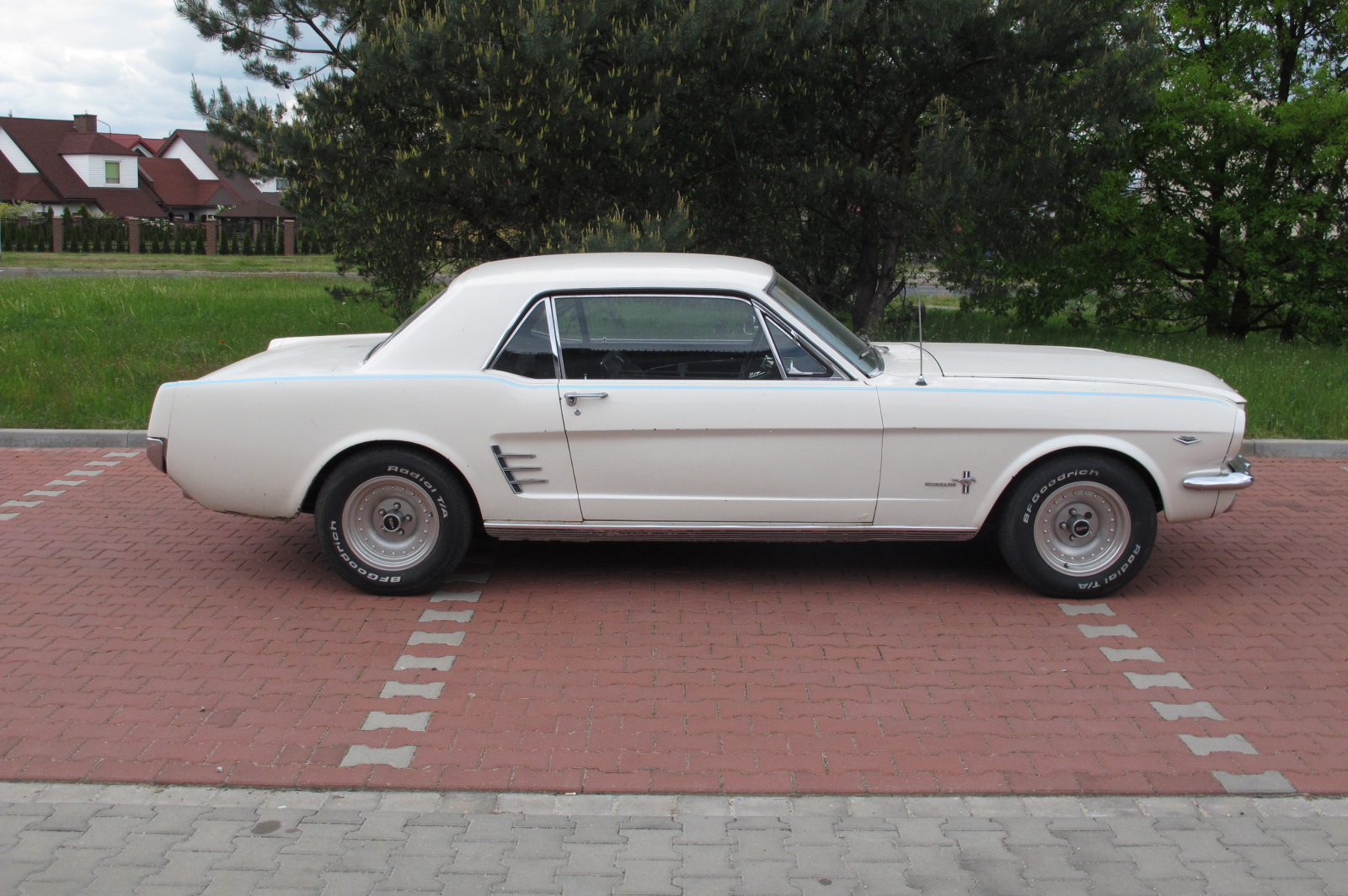 Samochód klasyczny - Mustang